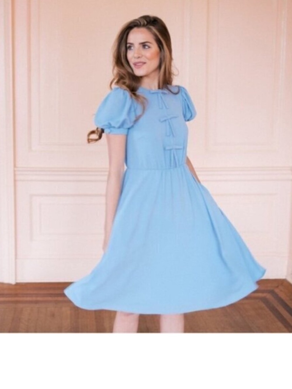 Gal Meets Glam Ellie Crepe Puff
Sleeve Light Blue Bow Dress
Size 2